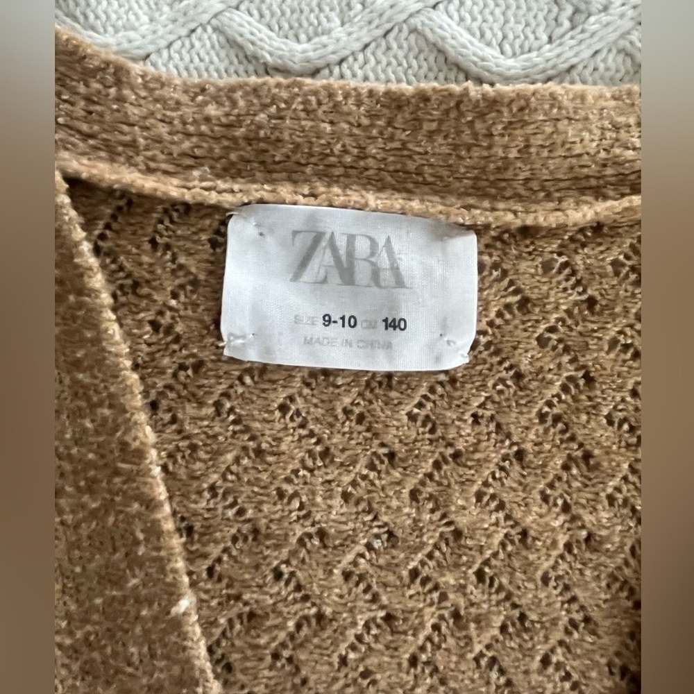 Zara Beige Cardigan Long Sleeve Cropped Sweater Juniors Size 9/10 - Picture 13 of 15